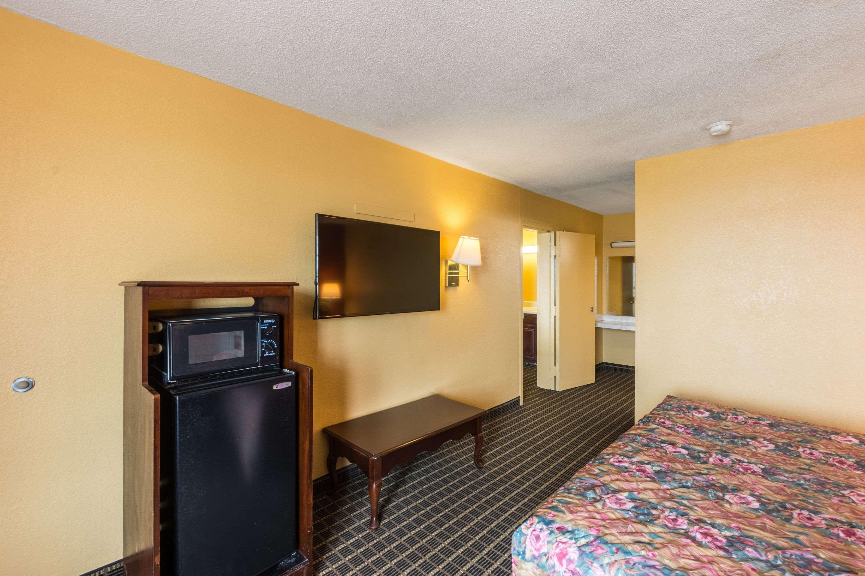 Econo Lodge Inn & Suites Orangeburg Ngoại thất bức ảnh